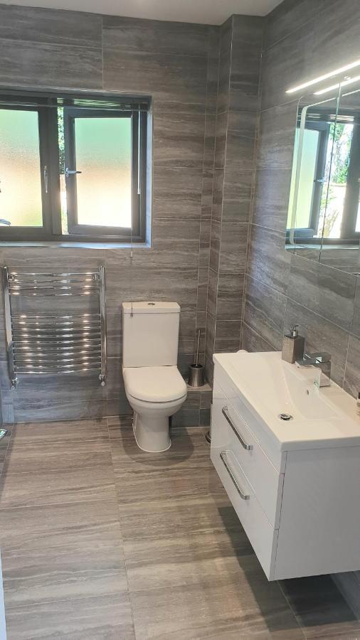 Large Modern Self Contained Apartment In Лимингтон Экстерьер фото