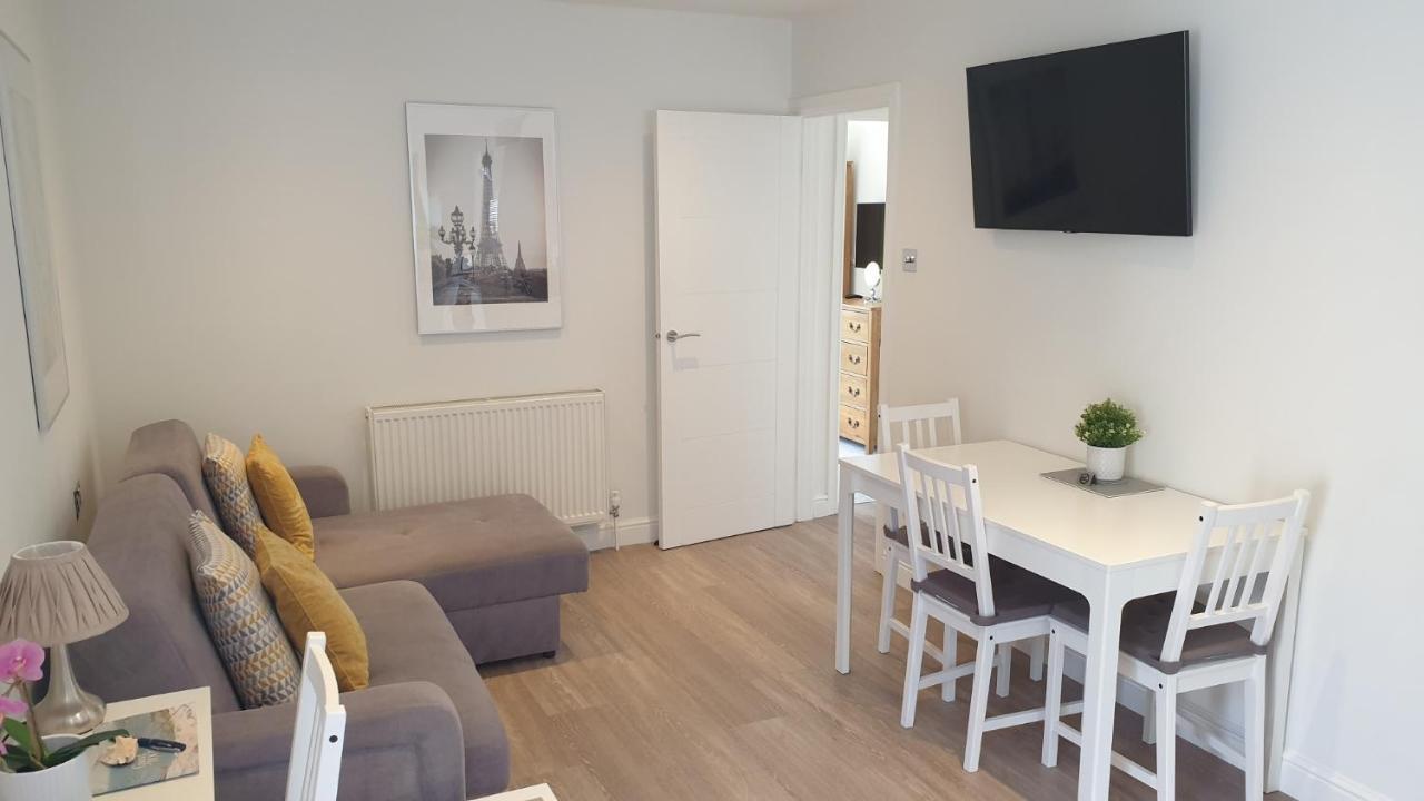 Large Modern Self Contained Apartment In Лимингтон Экстерьер фото